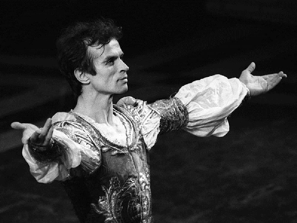 Rudolf-Nureyev-interpreta-Romeo-al-Teatro-alla-Scala