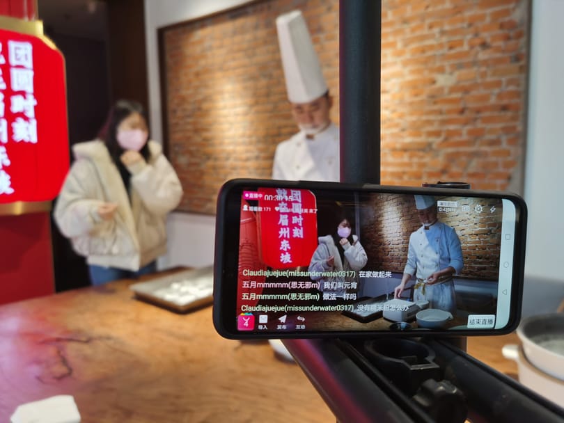 Shanghai tourism launches live-stream show to boost travel sector