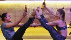 Art Pilier Bière Yoga Citylights | eTurboNews | ETN