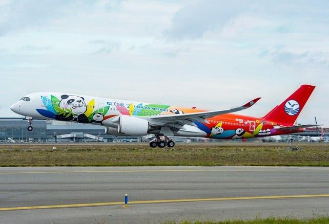 ÎÏοÏÎλεÏμα εικÏÎ½Î±Ï Î³Î¹Î± Air Lease Corporation Announces Delivery of New Airbus A350-900 Aircraft to Sichuan Airlines