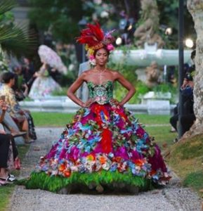 zadnja modna revija Dolce Gabbana Alta Moda Lake Como Naomi Campell | eTurboNews | eTN