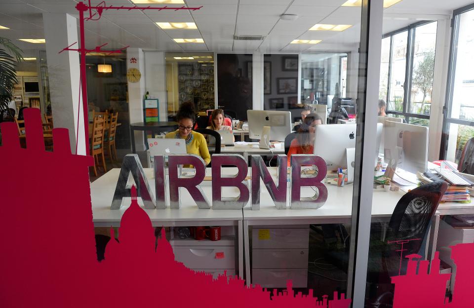 Frankrike - Airbnb overtar Paris