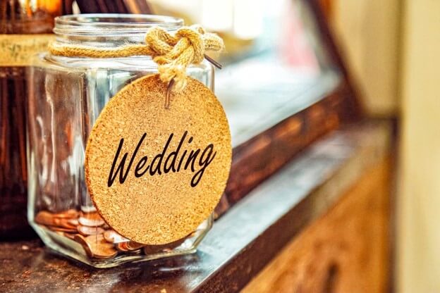 Can a travel destination wedding actually save money?