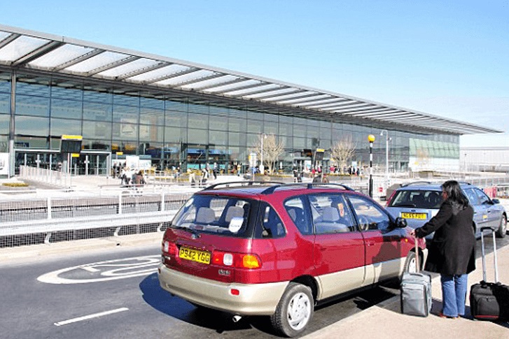 Heathrow to start charging £5 for airport drop-off
